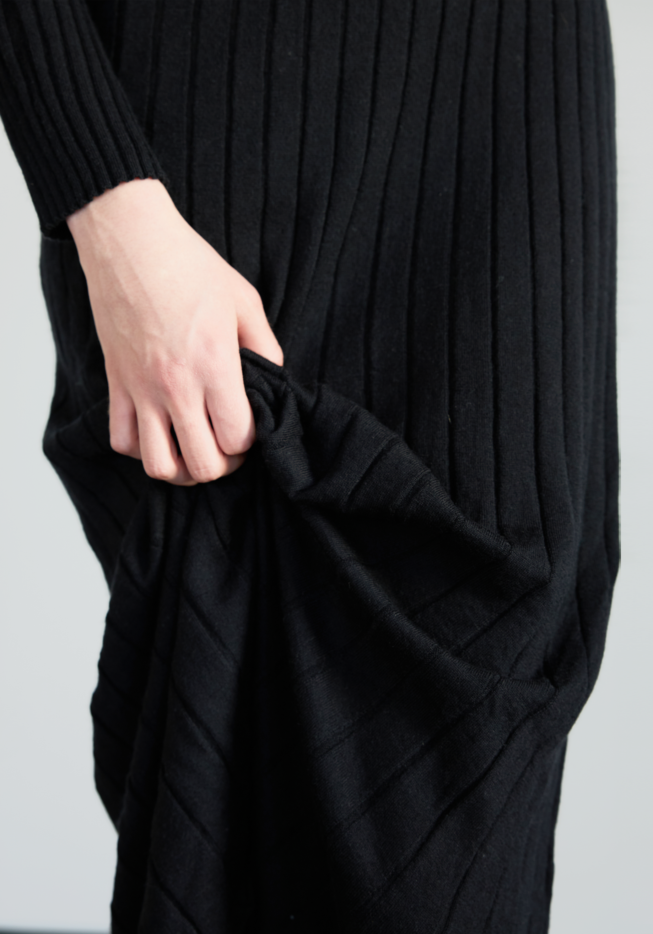 Linea V-neck Dress
