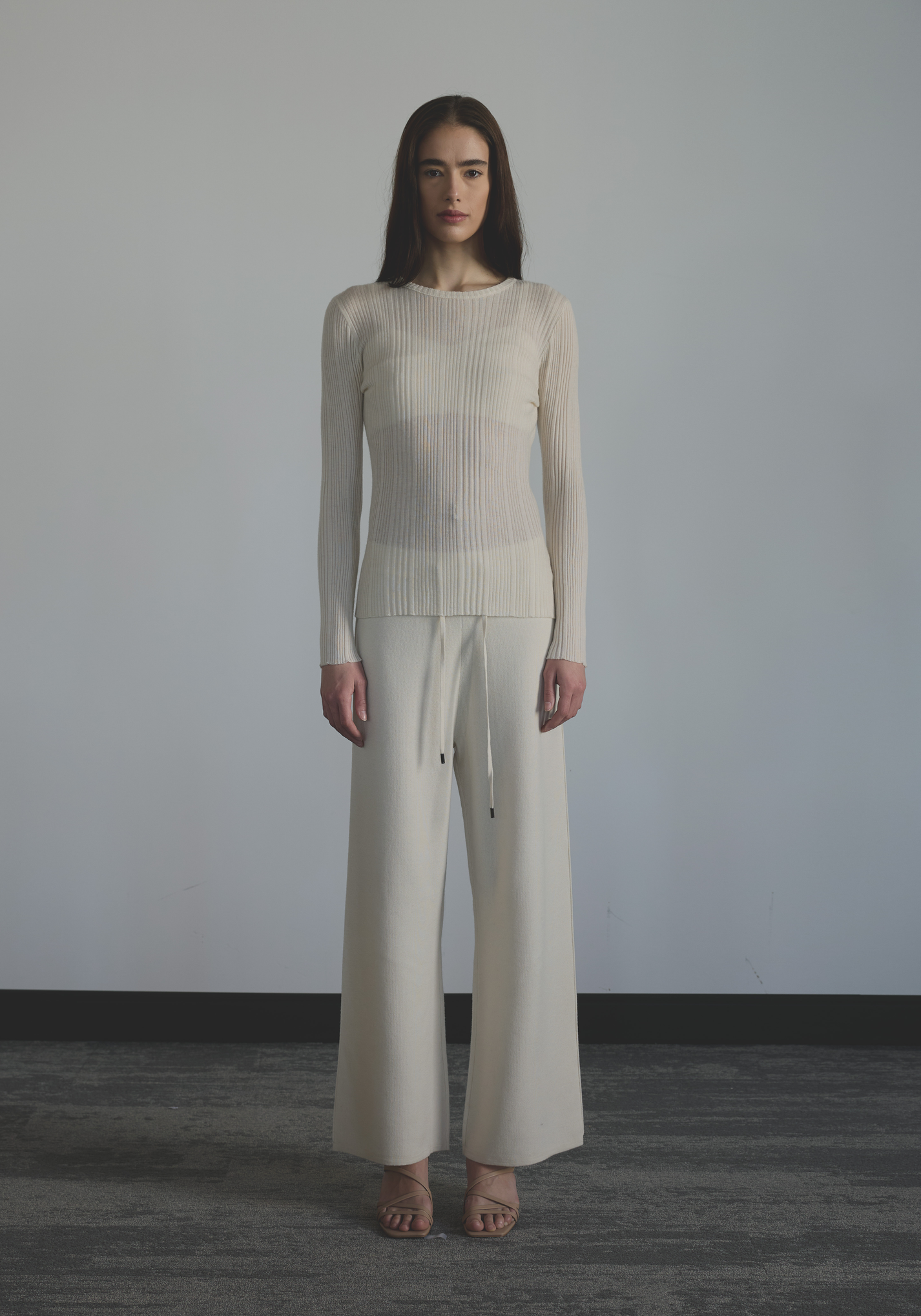 Women’s fine rib cashmere sheer top with clean crew neckline and slim fit