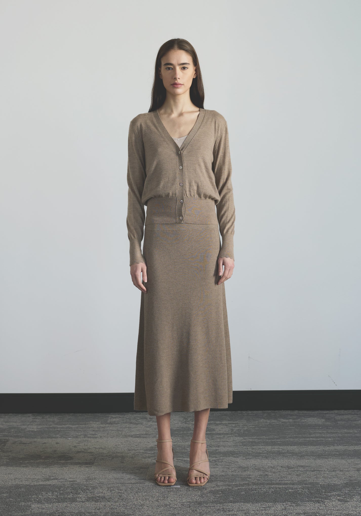 Women’s ultra fine cashmere V-neck cardigan with button front and relaxed silhouette