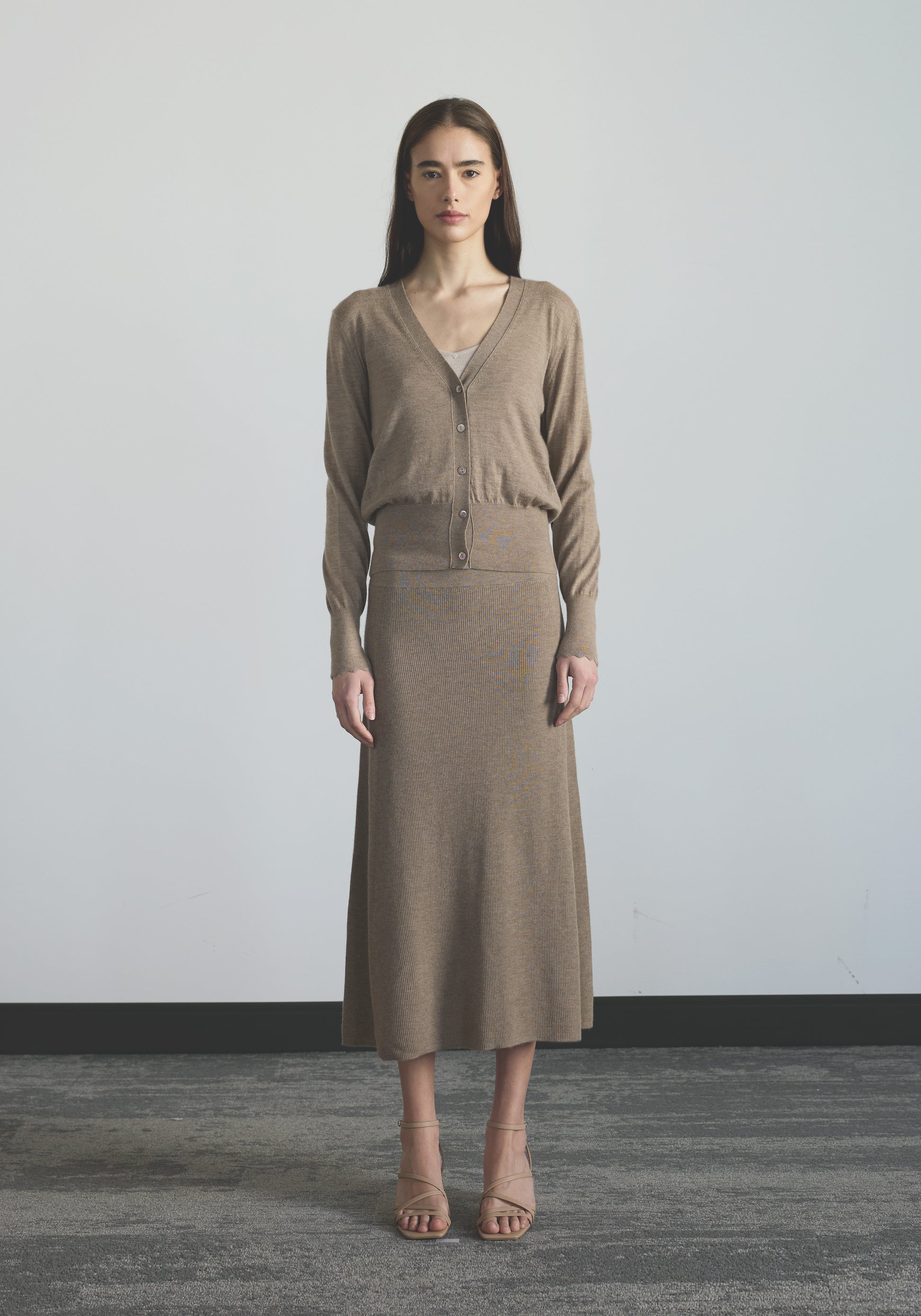 Women’s ultra fine cashmere V-neck cardigan with button front and relaxed silhouette