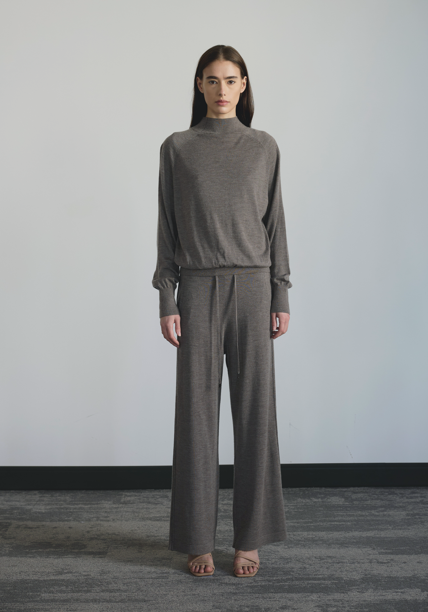 Women’s mock neck cashmere lounge pullover with relaxed fit and soft waist drape - grey