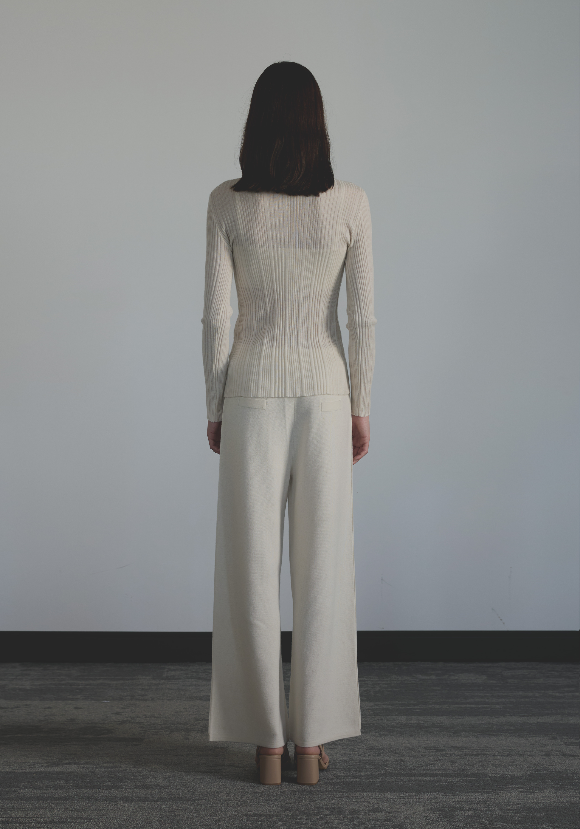 Back view of women’s fine rib cashmere top