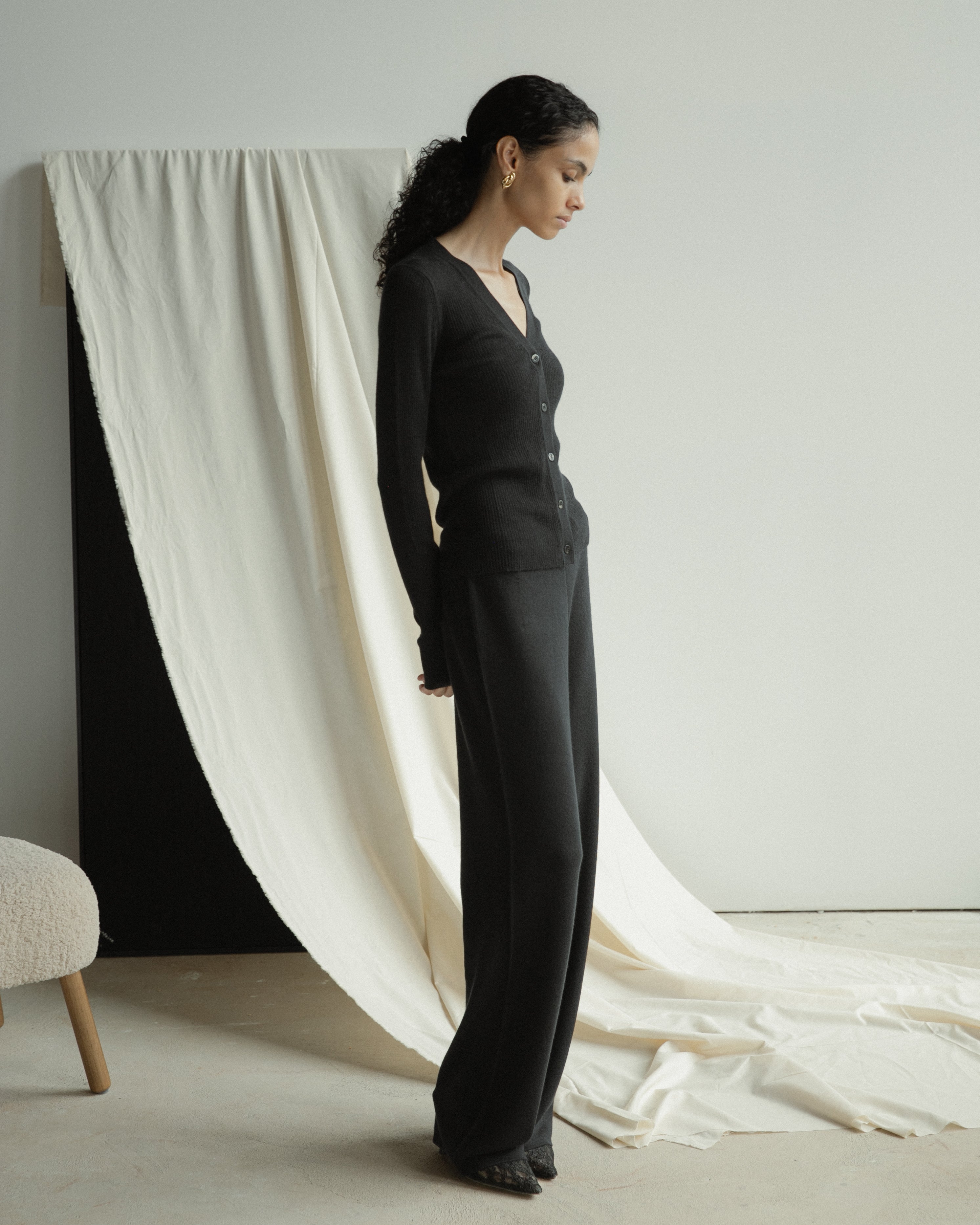 Linea V-Neck Cashmere Cardigan Mysto Cashmere