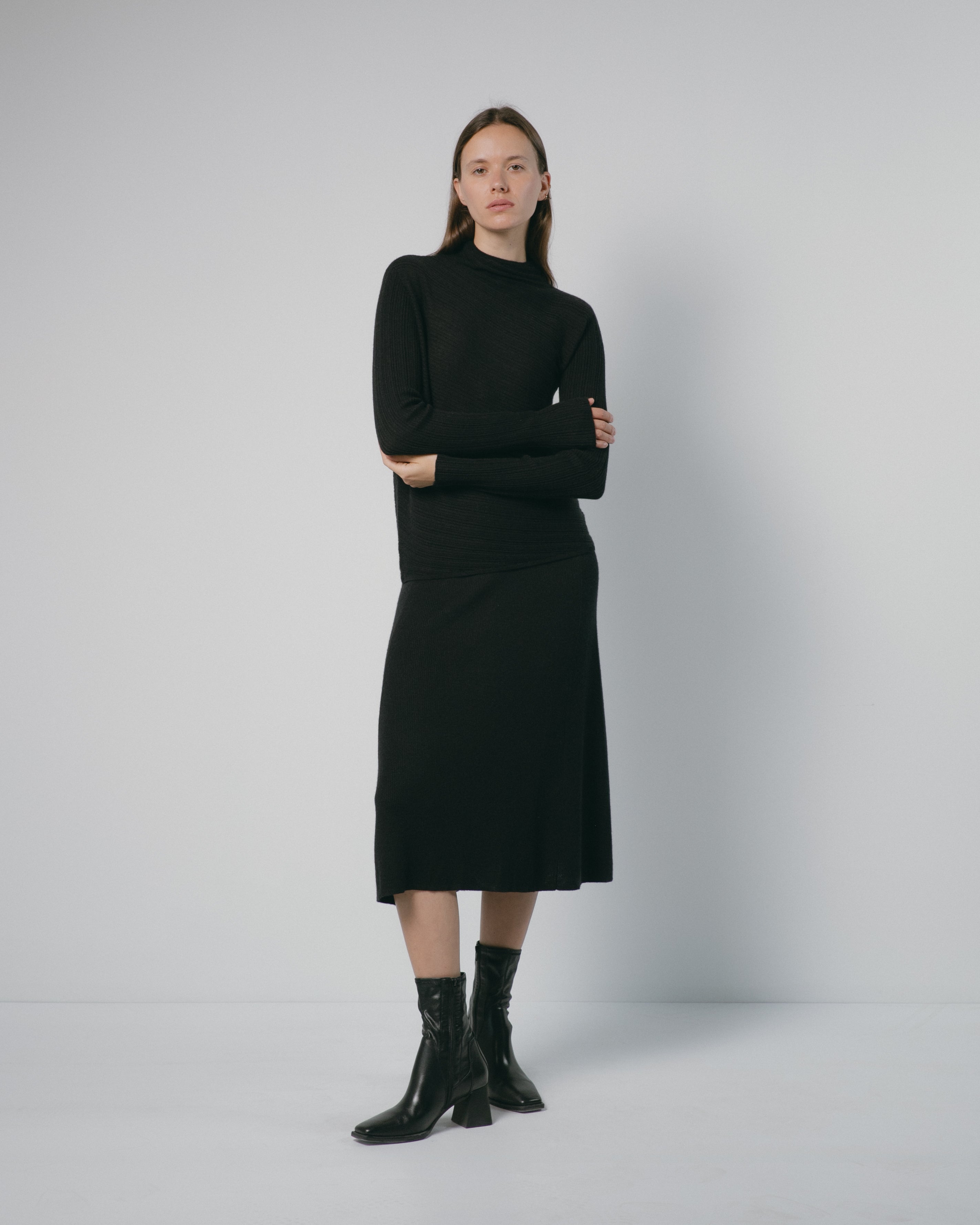 Linea Asymmetric Cashmere Mock Neck Mysto Cashmere