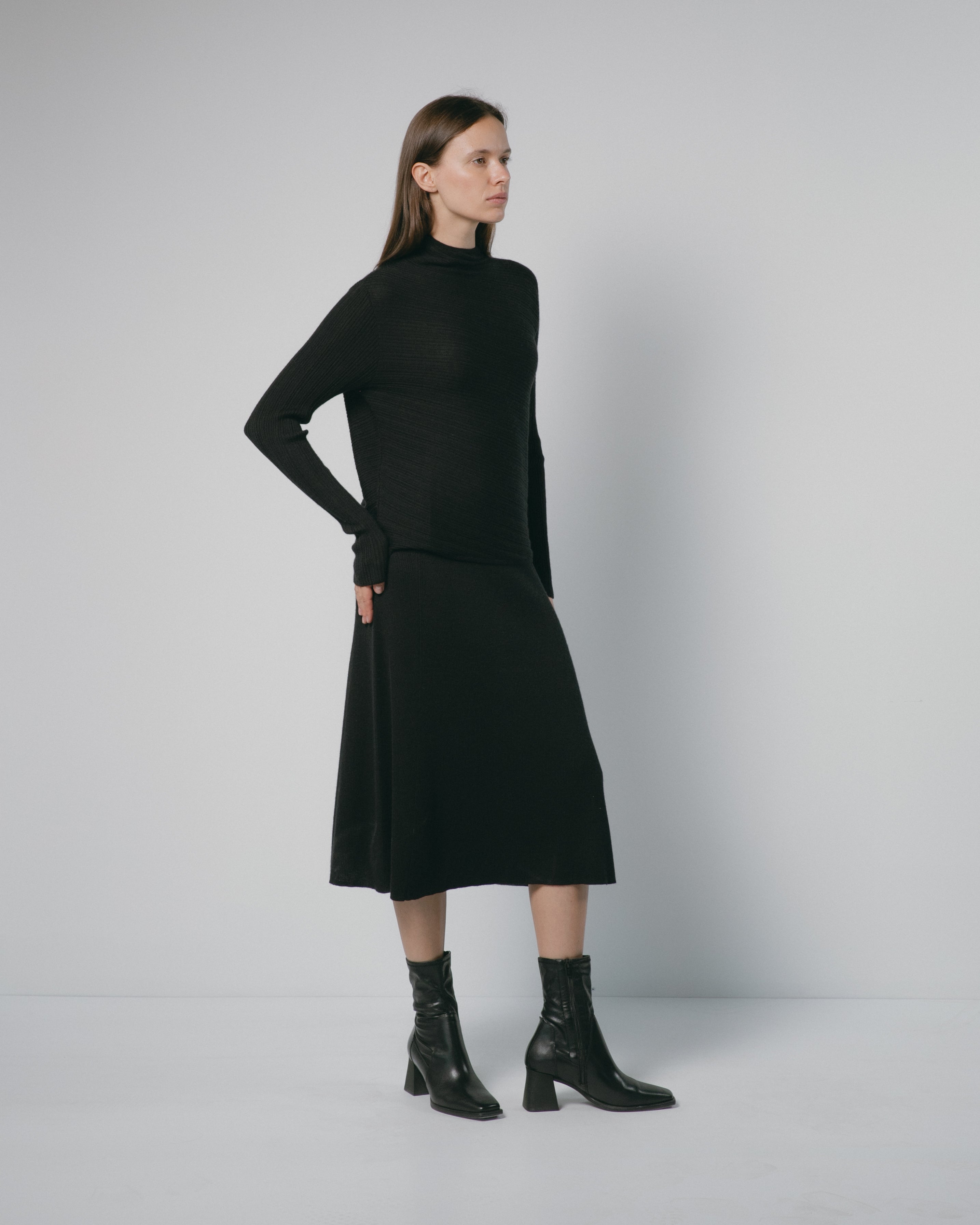 Linea Asymmetric Cashmere Mock Neck Mysto Cashmere