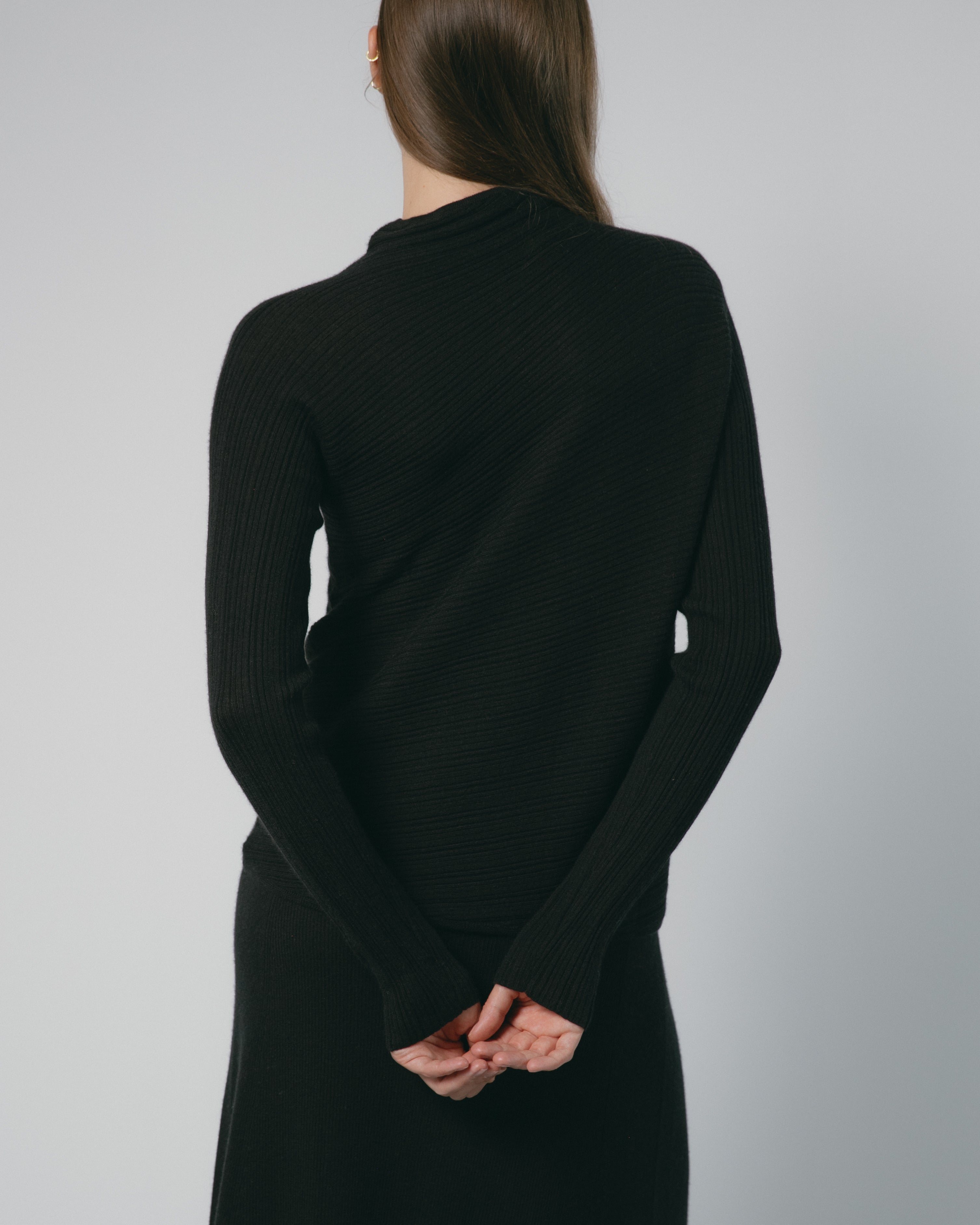 Linea Asymmetric Cashmere Mock Neck Mysto Cashmere