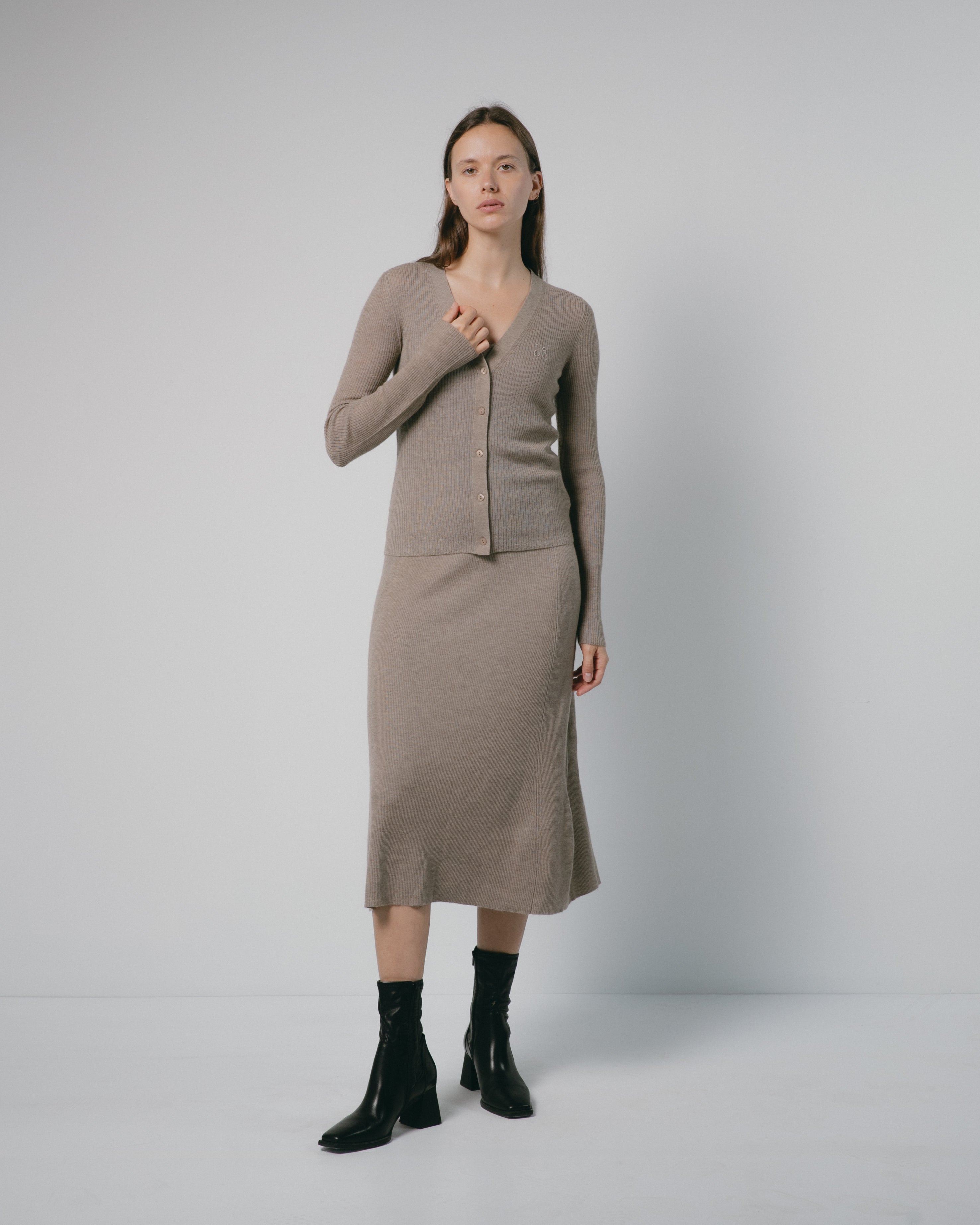 Linea V-Neck Cashmere Cardigan Mysto Cashmere