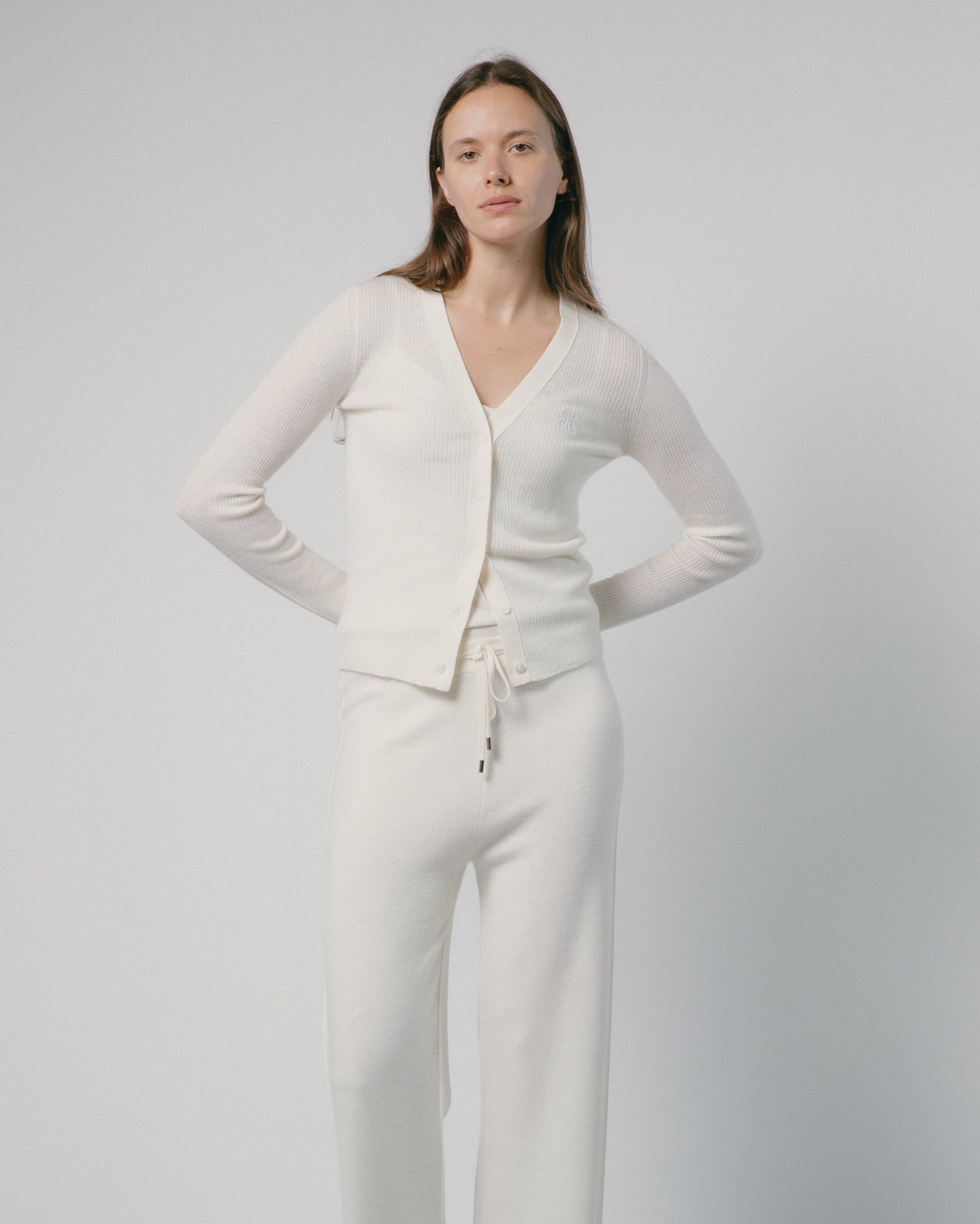Linea V-Neck Cashmere Cardigan Mysto Cashmere