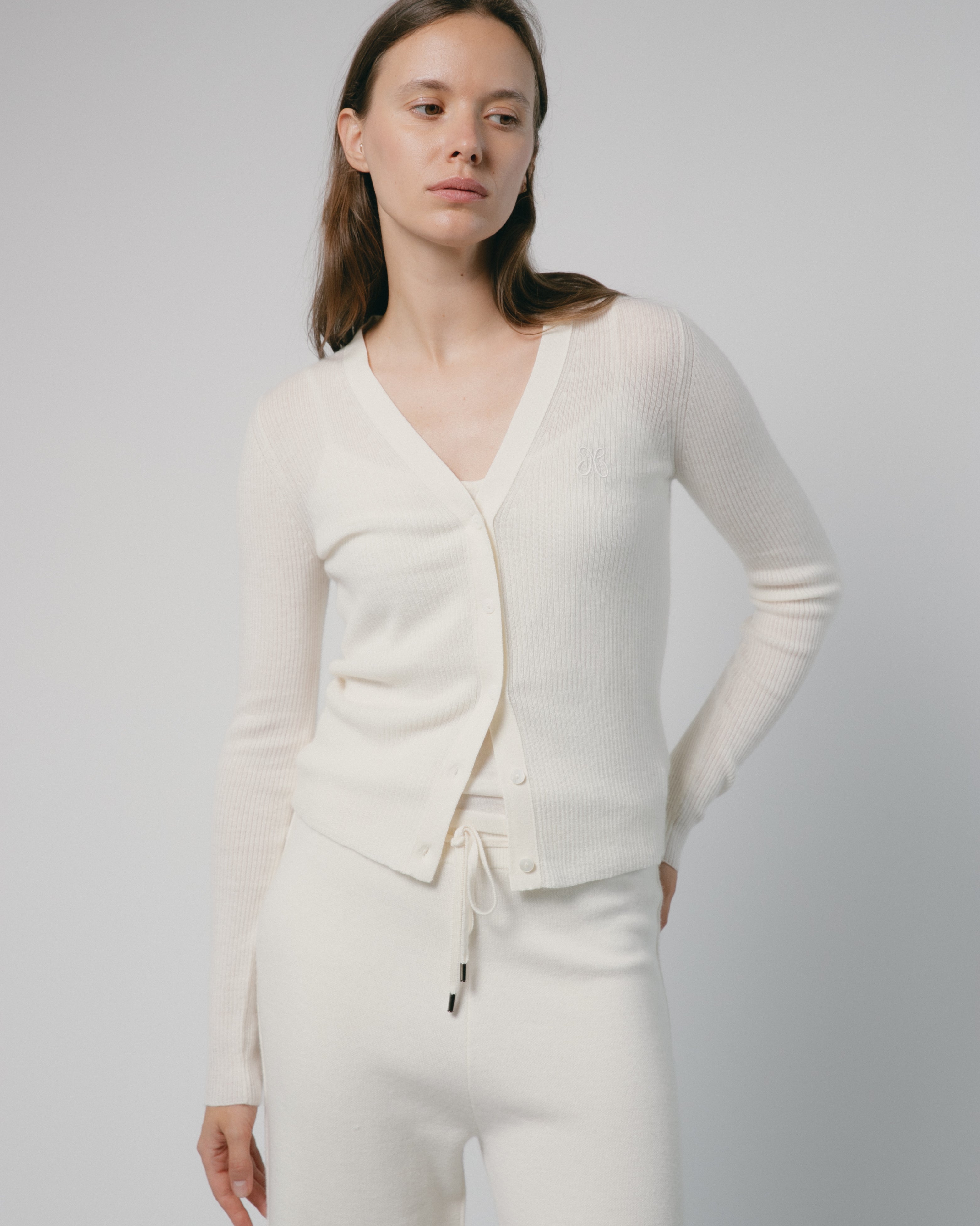 Linea V-Neck Cashmere Cardigan Mysto Cashmere