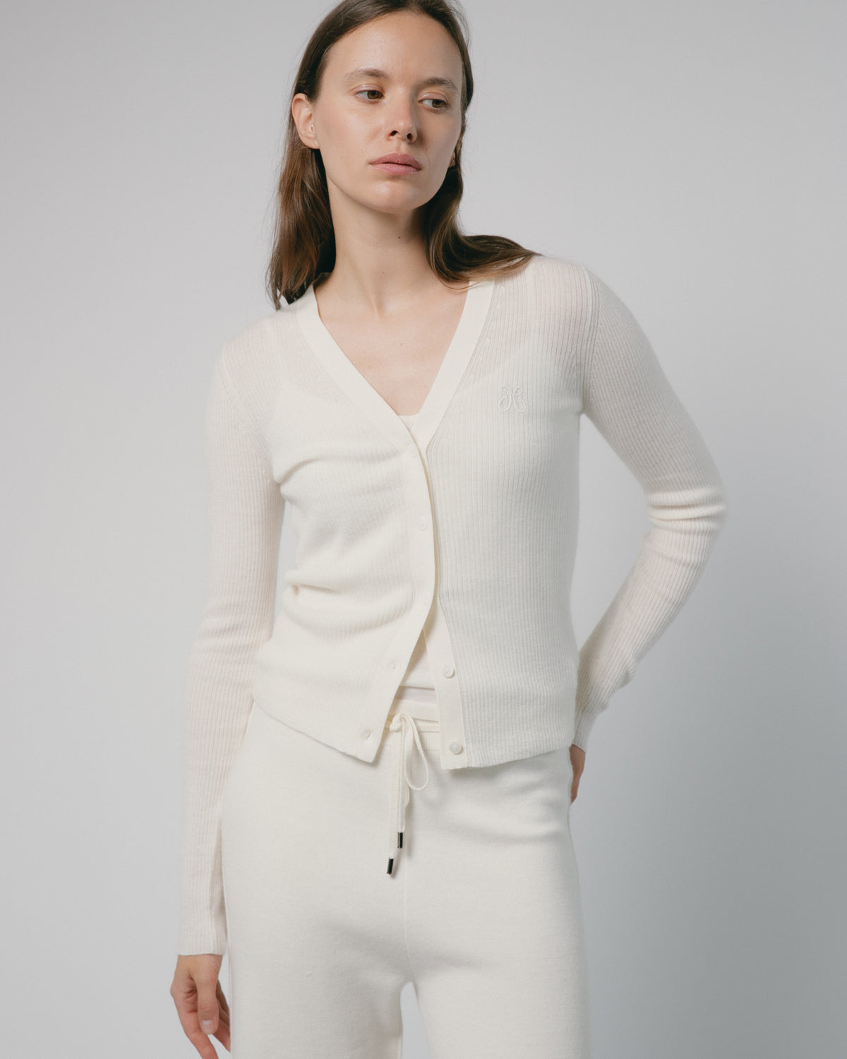Linea V-Neck Cashmere Cardigan Mysto Cashmere