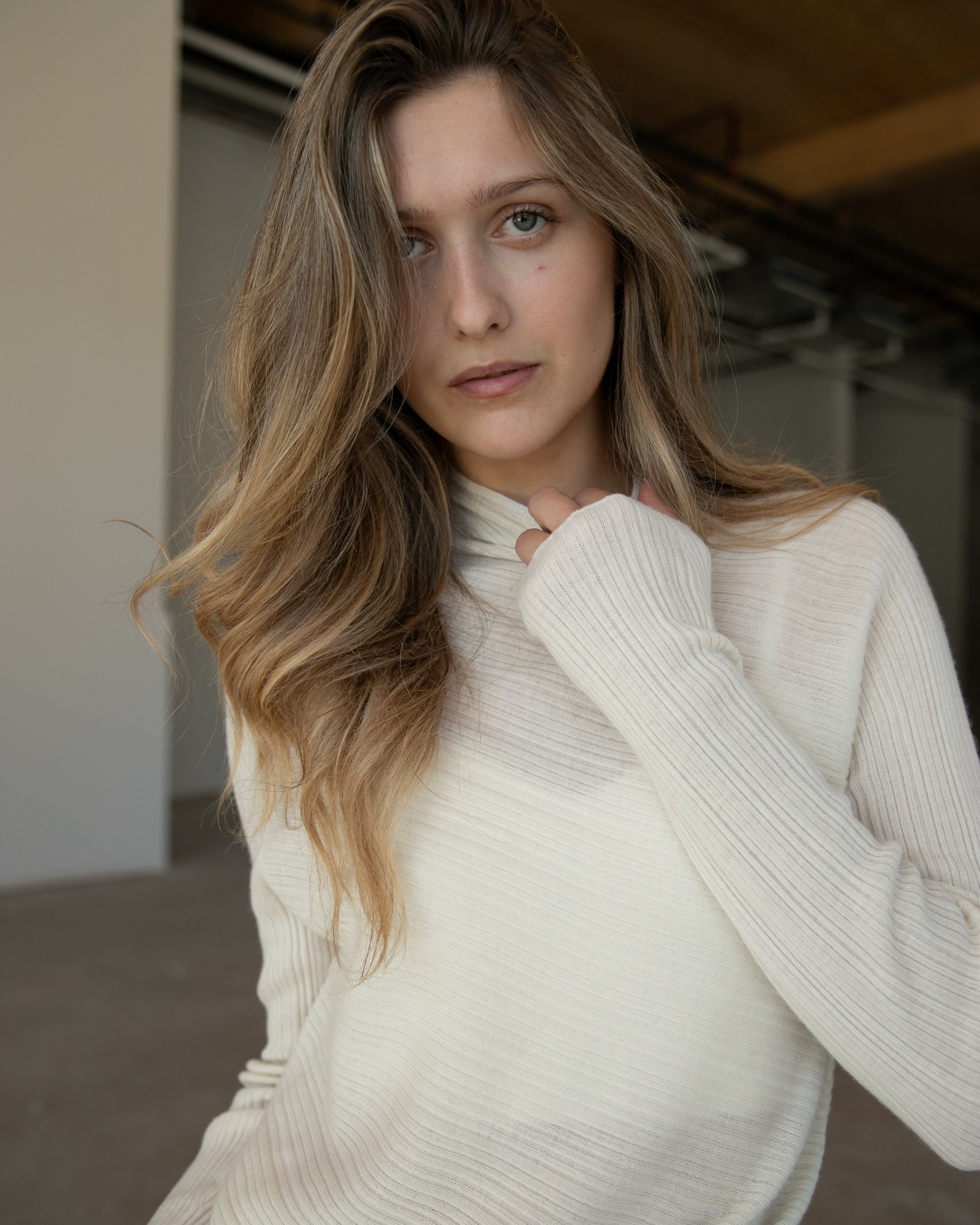 Linea Asymmetric Cashmere Mock Neck Mysto Cashmere