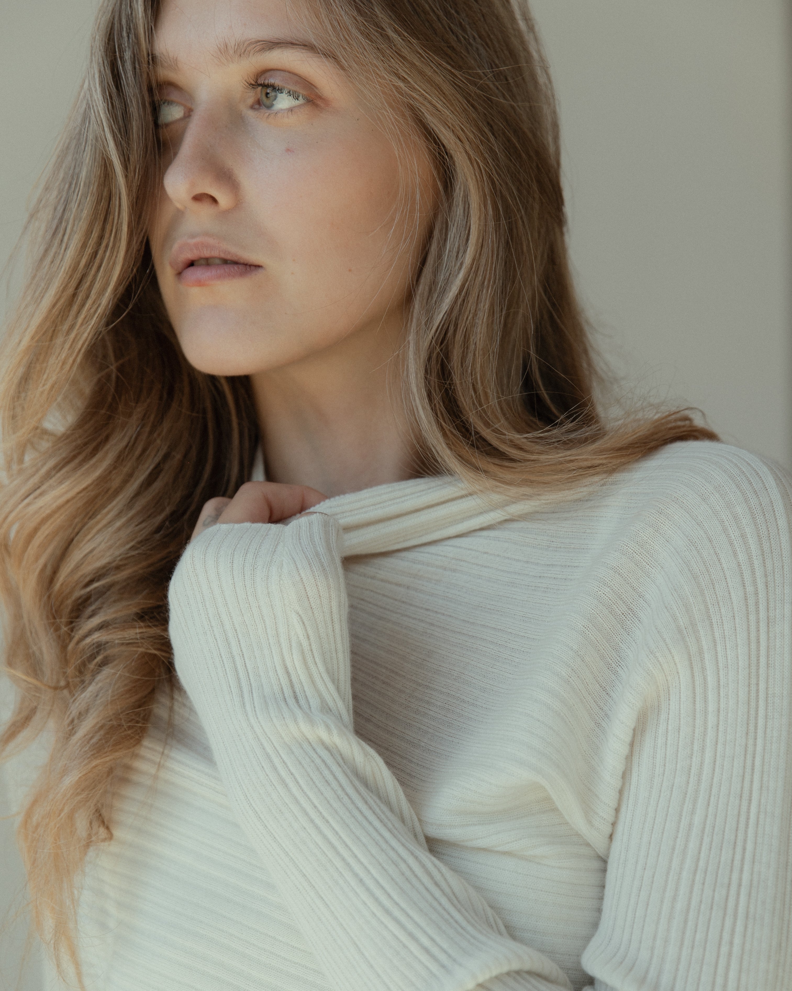 Linea Asymmetric Cashmere Mock Neck Mysto Cashmere