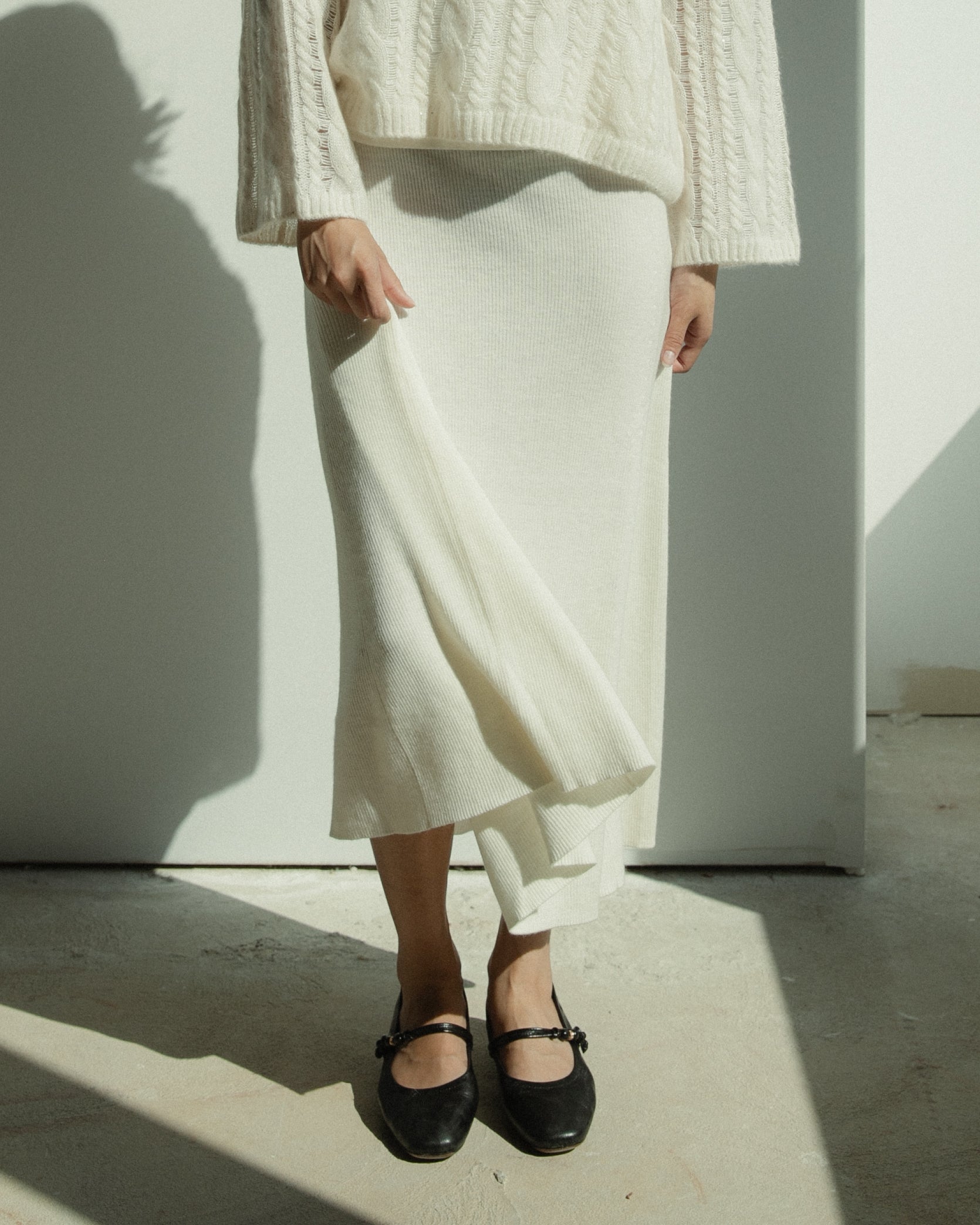 Linea Flow Cashmere Midi Skirt in Cream
