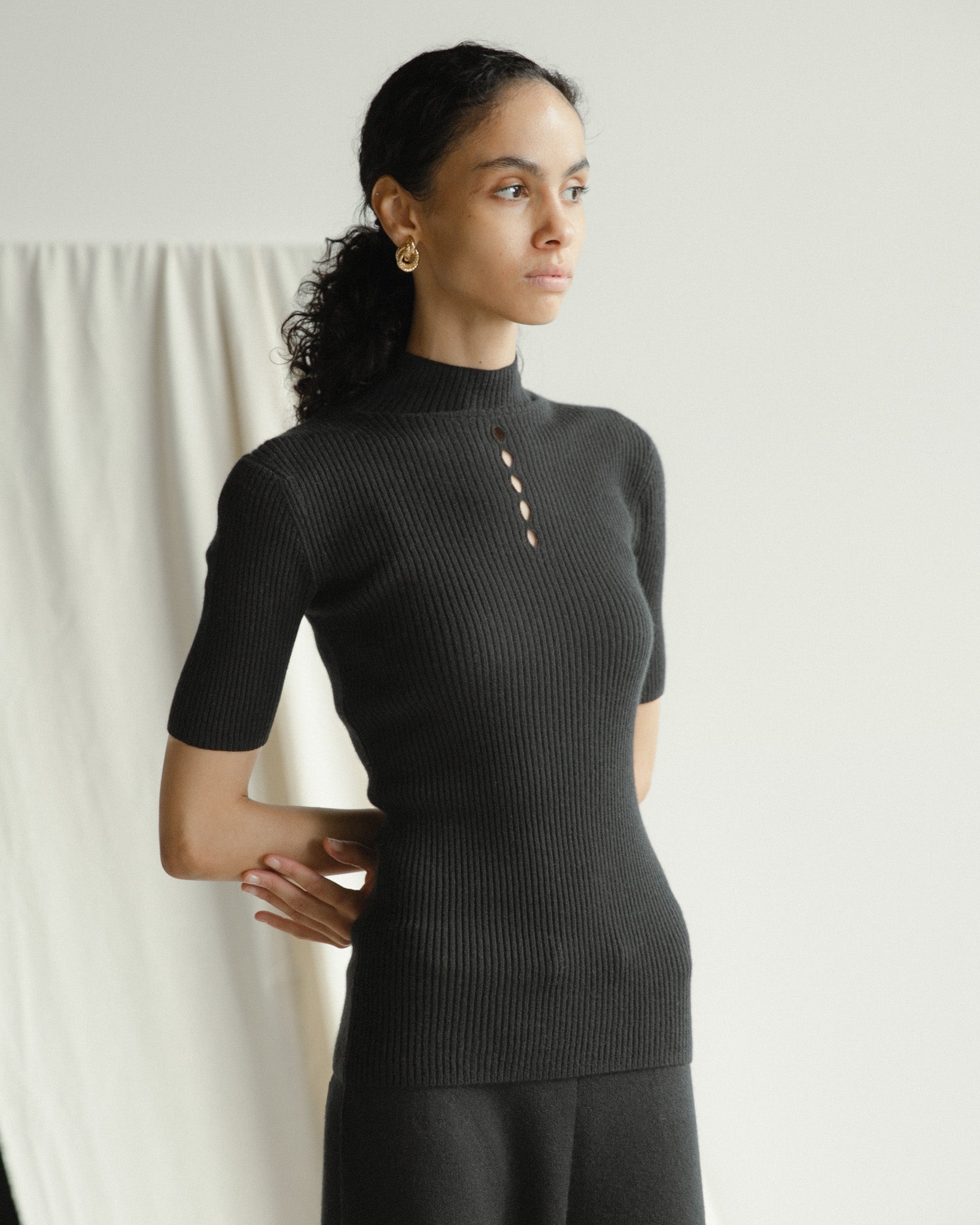 Linea Mock Neck Top Mysto Cashmere