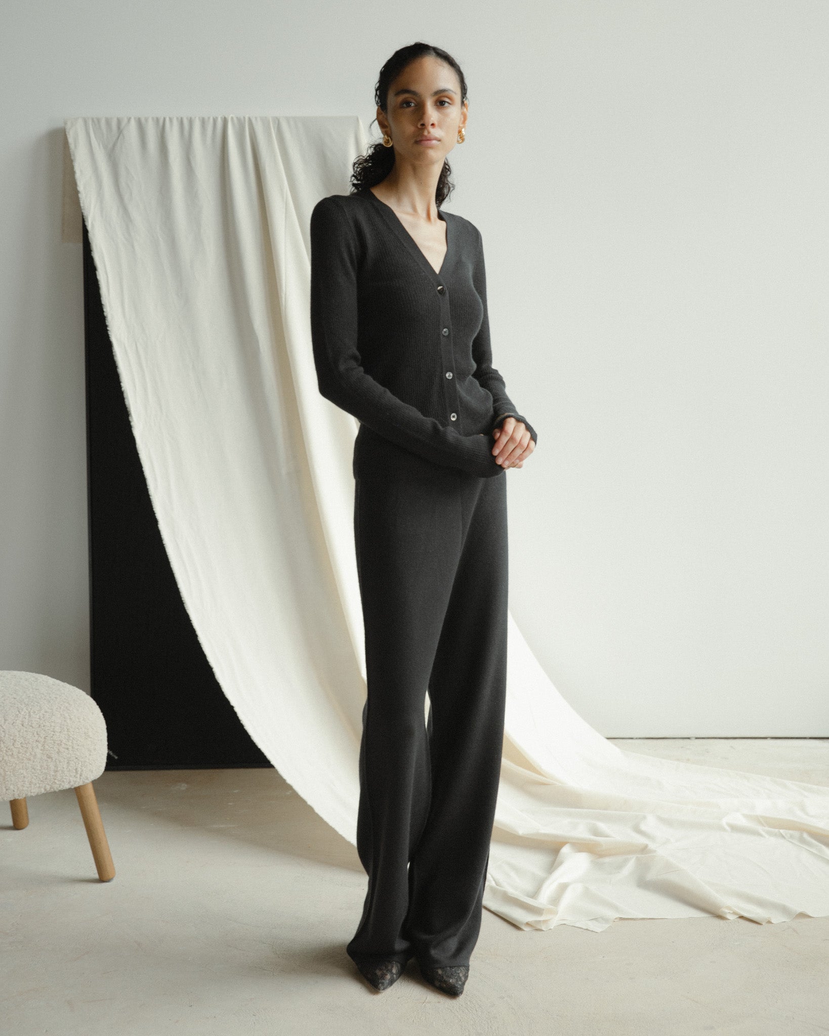Linea V-Neck Cashmere Cardigan Mysto Cashmere