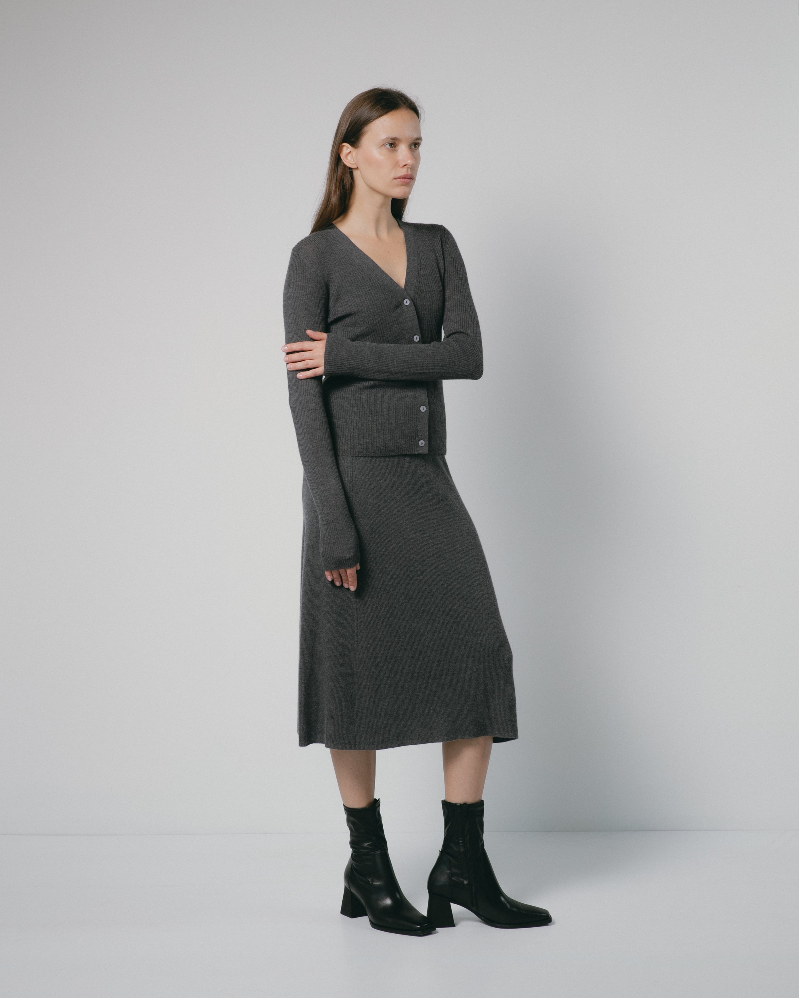 Linea V-Neck Cashmere Cardigan Mysto Cashmere
