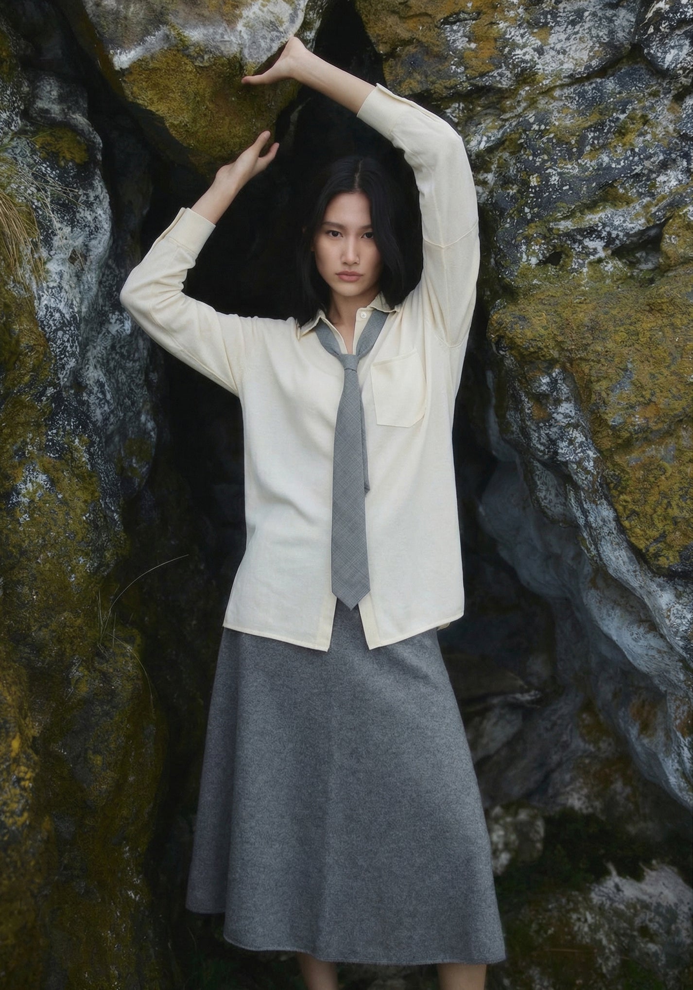 Women’s cashmere dress shirt with open neckline and relaxed silhouette